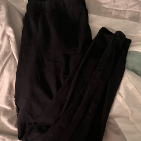 3X BLACK TORRID LEGGINGS OBO RIP ON THIGH - Picture 2 of 5